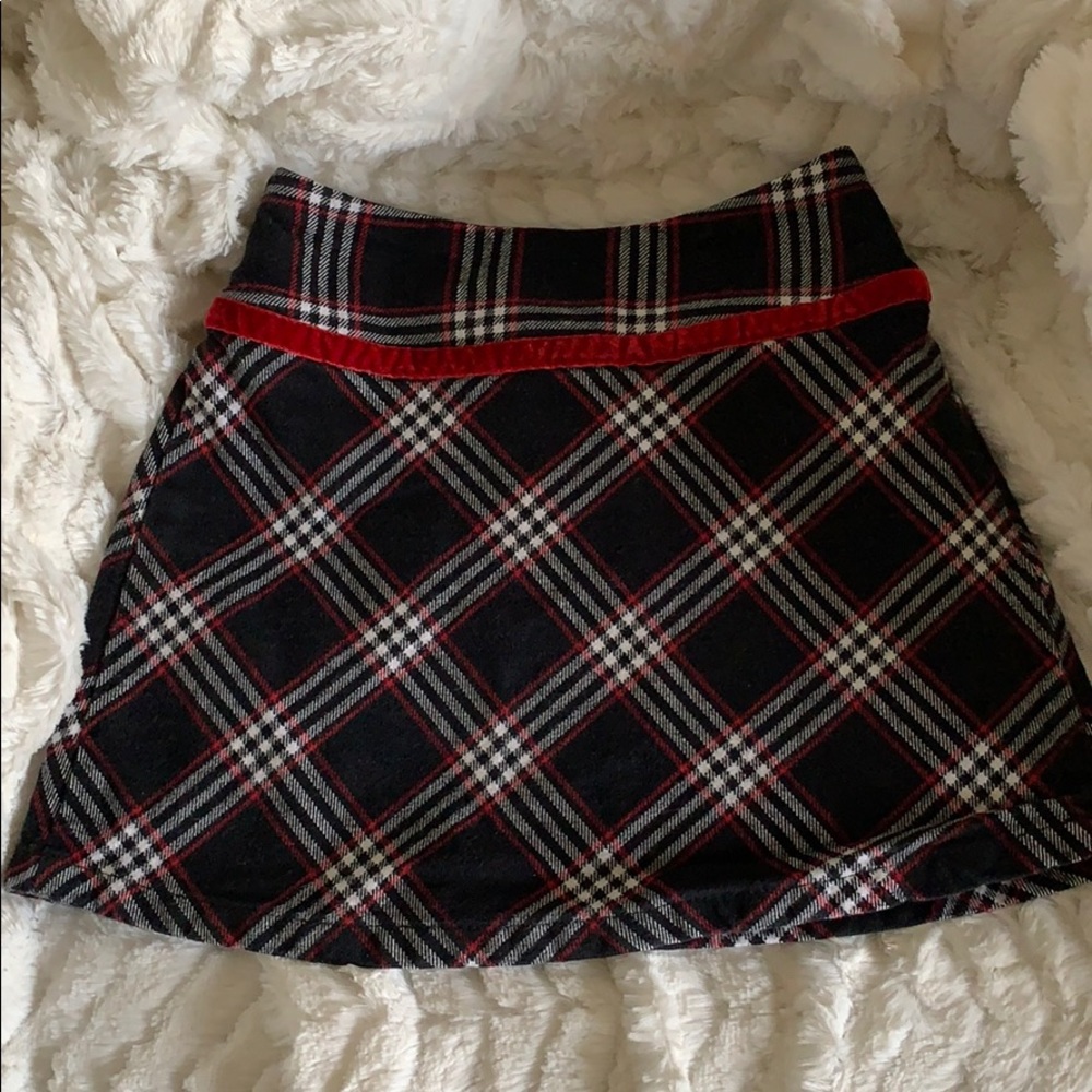 Adorable plaid Old Navy skirt Sz 3T.